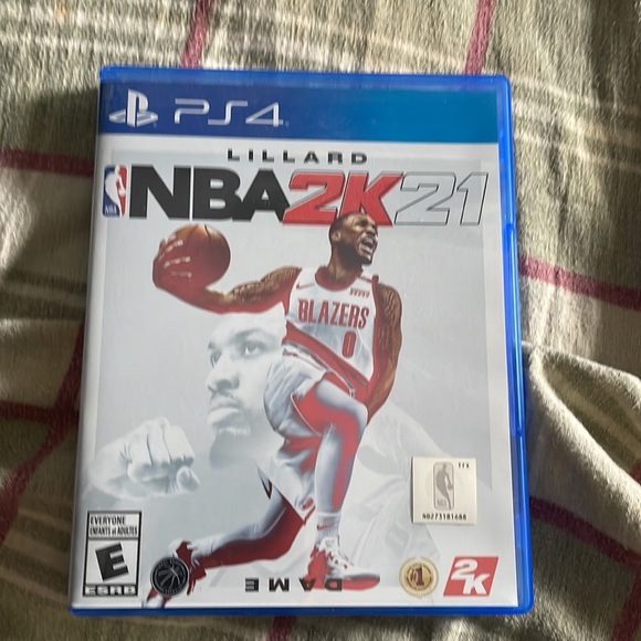 NBA 2K 21 and 17 BUNDLE - Picture 2 of 7